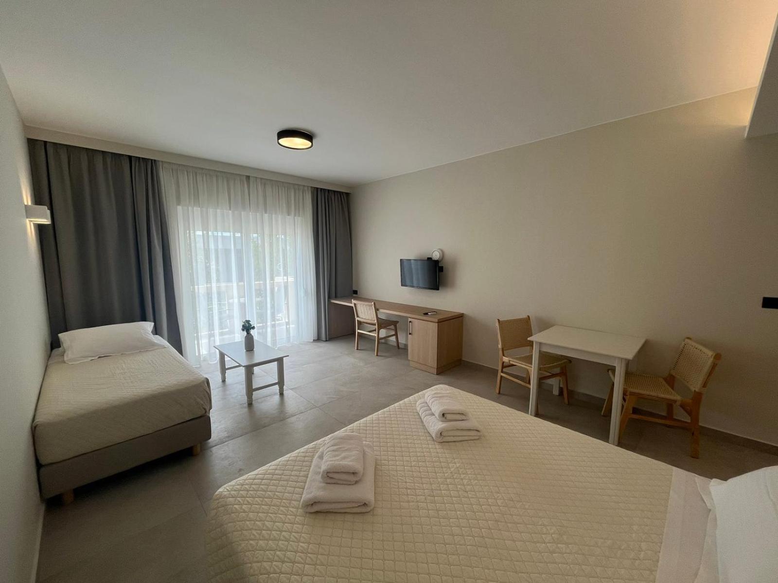 Mediterranean Sea Top Floor Палеохора Екстер'єр фото