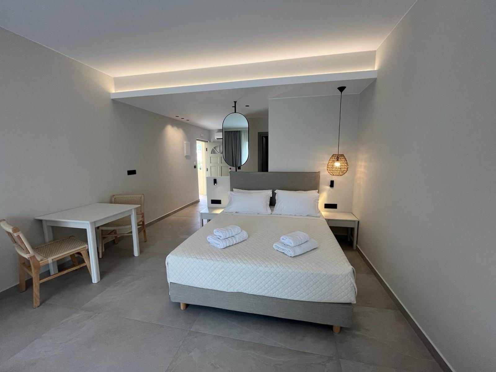 Mediterranean Sea Top Floor Палеохора Екстер'єр фото